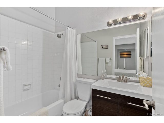 889 Summer Dr 14, Highlands Ranch, CO 80126