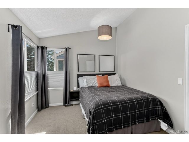 889 Summer Dr 14, Highlands Ranch, CO 80126