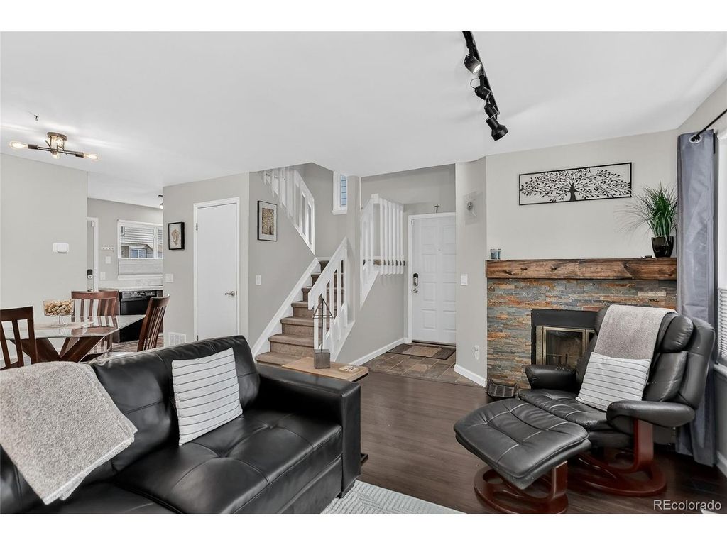 889 Summer Dr 14, Highlands Ranch, CO 80126