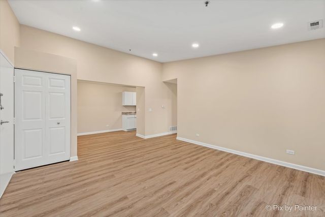 21W581 North Avenue 58, Lombard, IL 60148