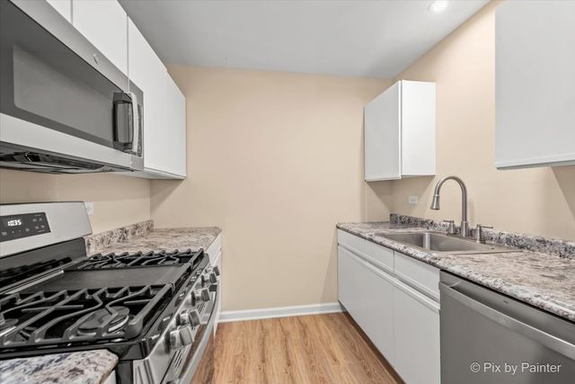 21W581 North Avenue 58, Lombard, IL 60148