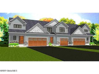9 Hill Crest Ln # B, Lake George, NY 12845