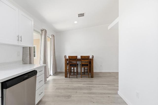 1117 Whittle Ct, Modesto, CA 95351