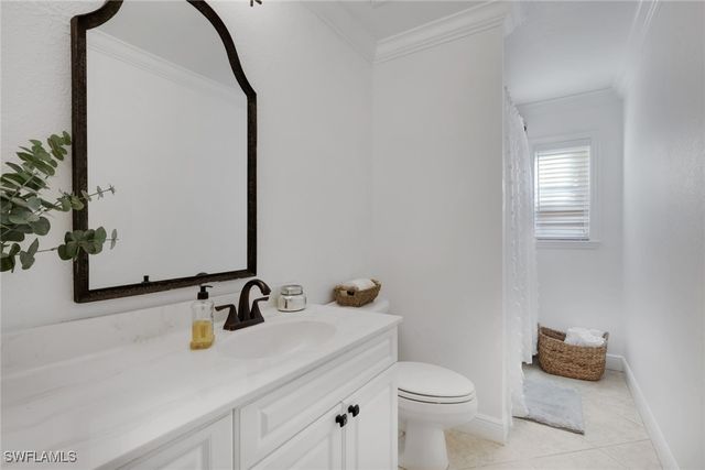 826 109th AVE N, Naples, FL 34108