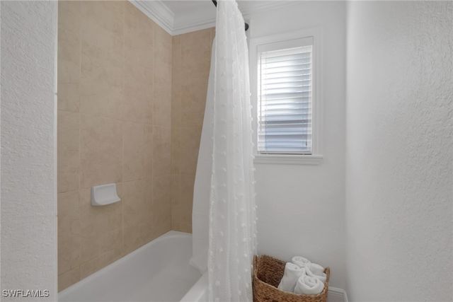 826 109th AVE N, Naples, FL 34108