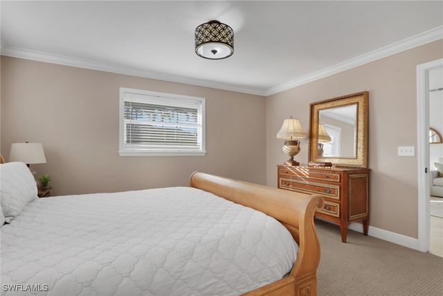 826 109th AVE N, Naples, FL 34108