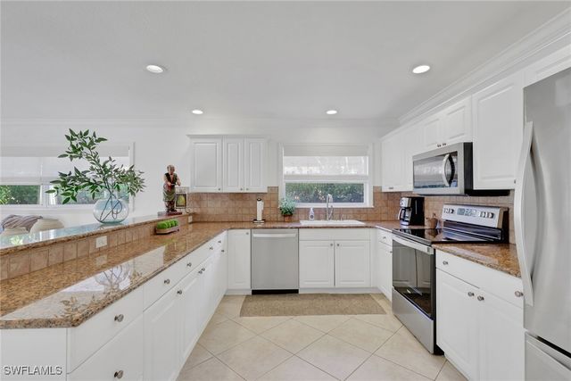 826 109th AVE N, Naples, FL 34108