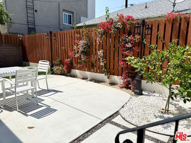 531 Burchett Street, Glendale, CA 91203