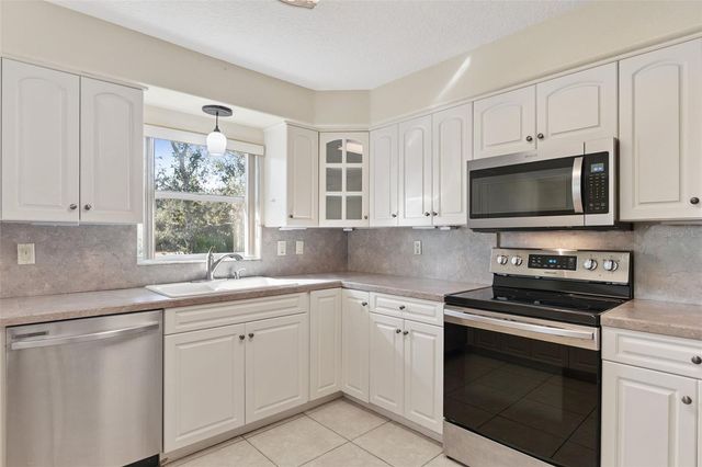 1396 8TH AVENUE, Deland, FL 32724