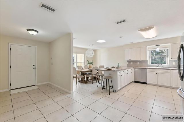 1396 8TH AVENUE, Deland, FL 32724