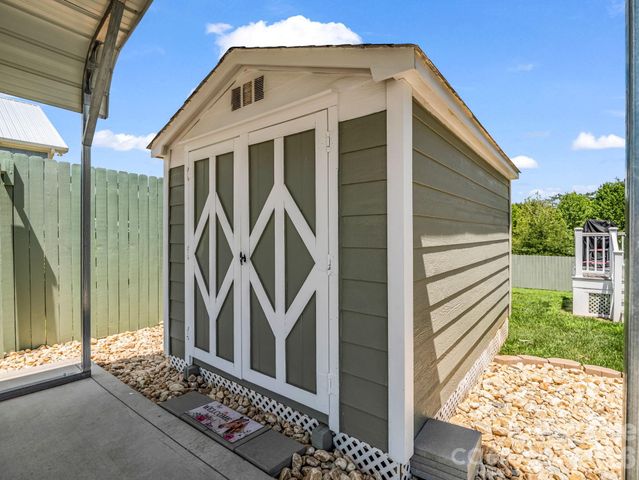 278 Right Prong Road, Ellenboro, NC 28040