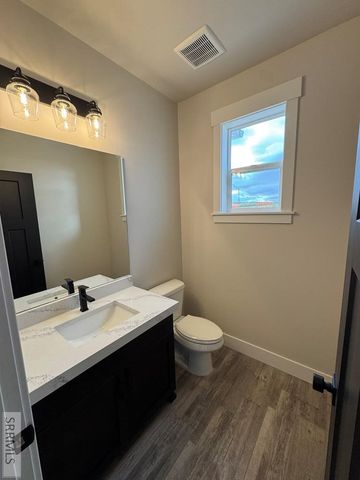 715 Pine Ridge Ln, Rexburg, ID 83440