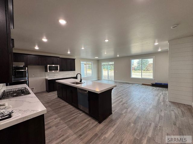 715 Pine Ridge Ln, Rexburg, ID 83440