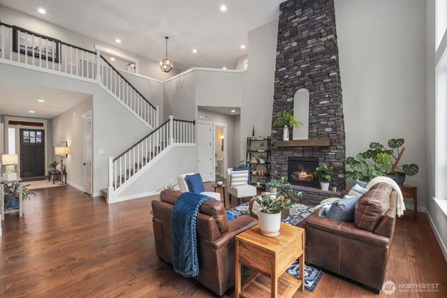 5492 Skyfall Place NW, Bremerton, WA 98312