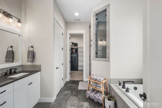 5492 Skyfall Place NW, Bremerton, WA 98312