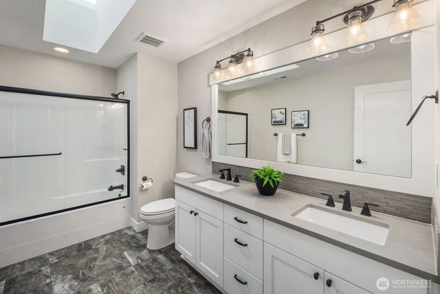 5492 Skyfall Place NW, Bremerton, WA 98312