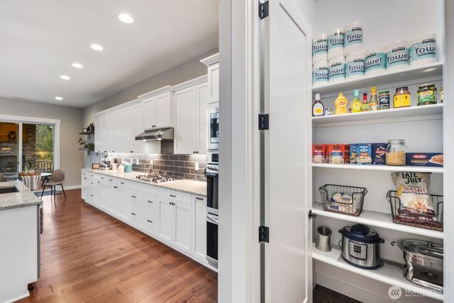 5492 Skyfall Place NW, Bremerton, WA 98312