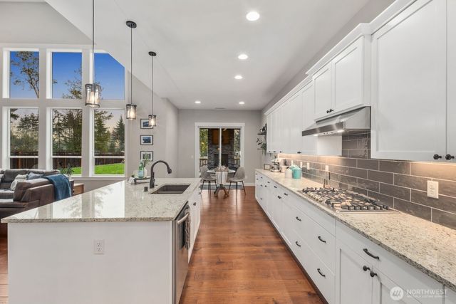 5492 Skyfall Place NW, Bremerton, WA 98312