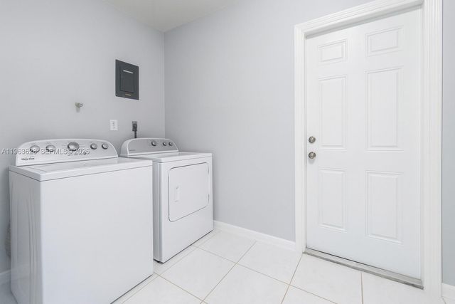 2601 NW 53rd St, Tamarac, FL 33309