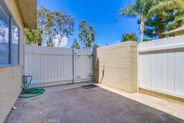 9502 Pettswood Dr 7, Huntington Beach, CA 92646