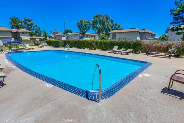 9502 Pettswood Dr 7, Huntington Beach, CA 92646