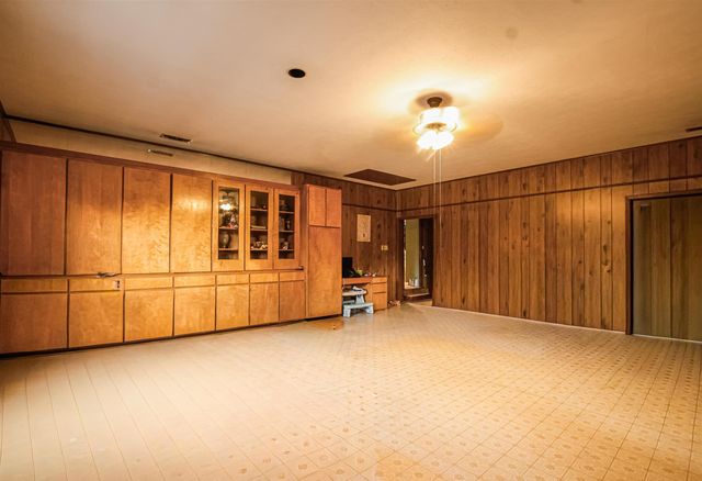 6138 Whitehurst Dr, Longview, TX 75602