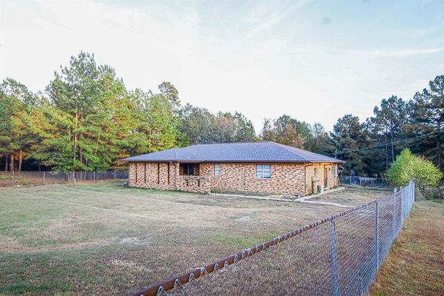 6138 Whitehurst Dr, Longview, TX 75602