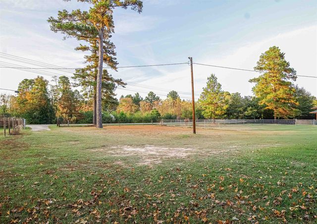 6138 Whitehurst Dr, Longview, TX 75602