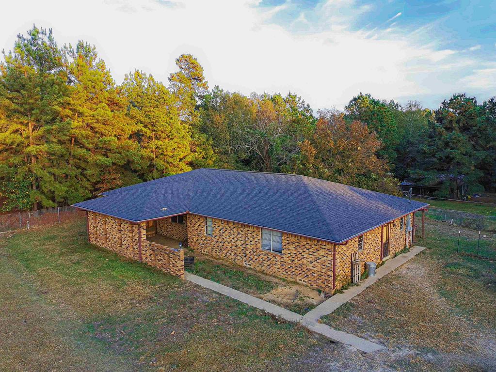 6138 Whitehurst Dr, Longview, TX 75602