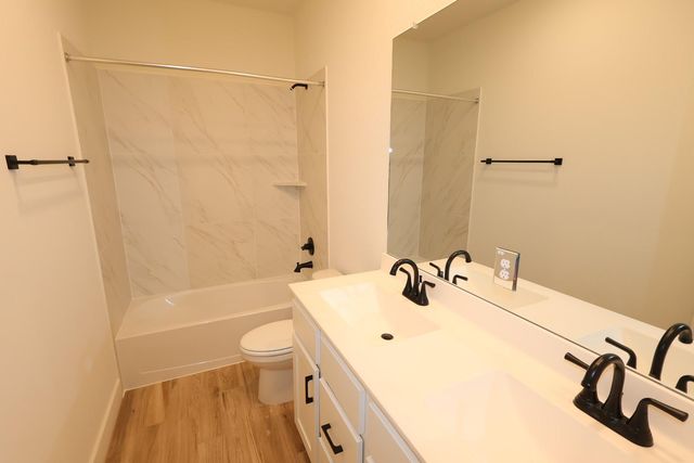 7058 North Lake Clopton Drive, Montgomery, TX 77316