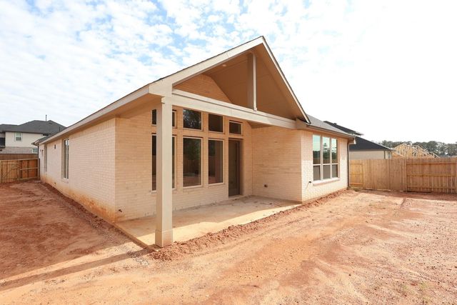 7058 North Lake Clopton Drive, Montgomery, TX 77316