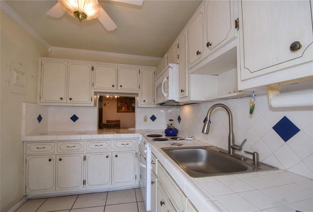 1951 NE 39th St 360, Lighthouse Point, FL 33064