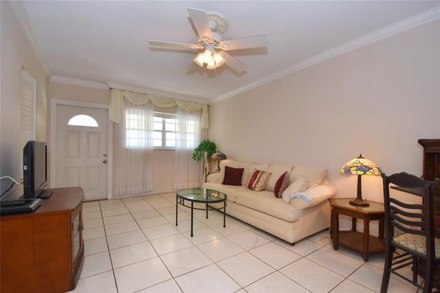 1951 NE 39th St 360, Lighthouse Point, FL 33064