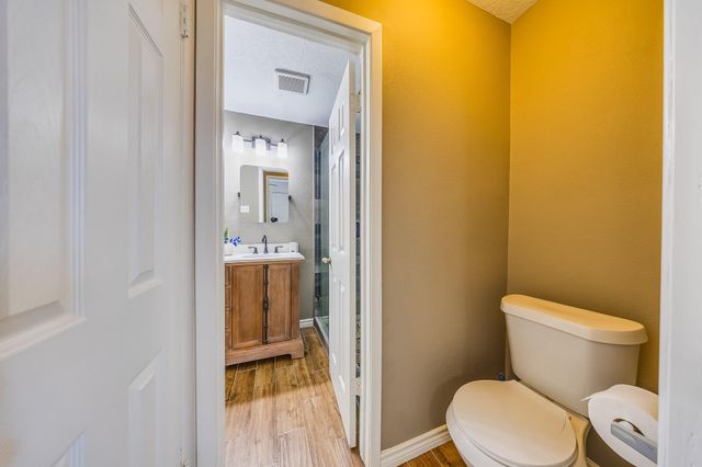 18800 Egret Bay Boulevard 401, Webster, TX 77058