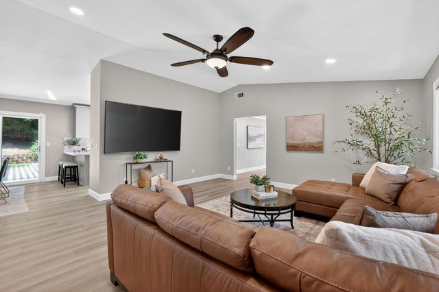 2609 Hastings Dr, Rescue, CA 95672