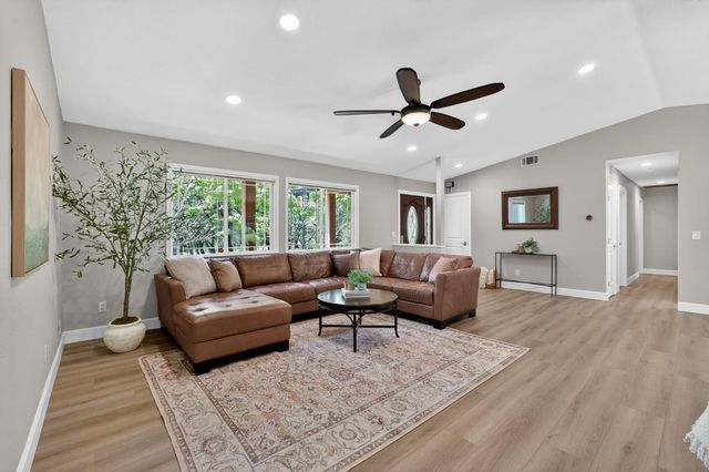 2609 Hastings Dr, Rescue, CA 95672