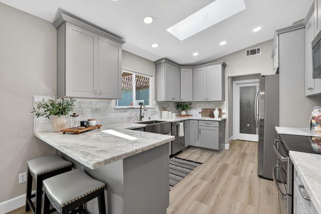 2609 Hastings Dr, Rescue, CA 95672