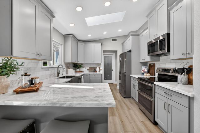 2609 Hastings Dr, Rescue, CA 95672