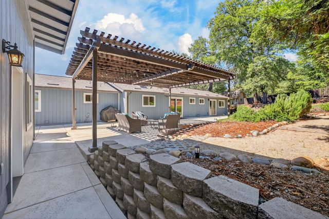 2609 Hastings Dr, Rescue, CA 95672