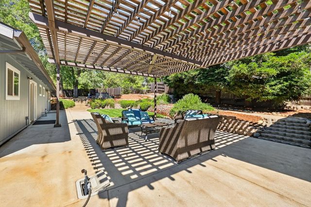 2609 Hastings Dr, Rescue, CA 95672