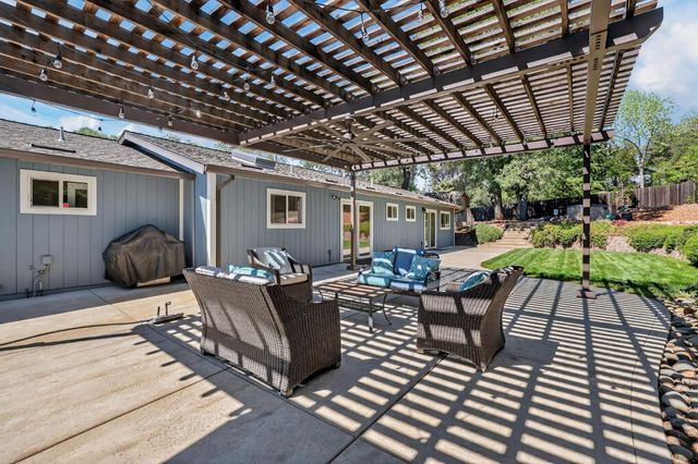 2609 Hastings Dr, Rescue, CA 95672