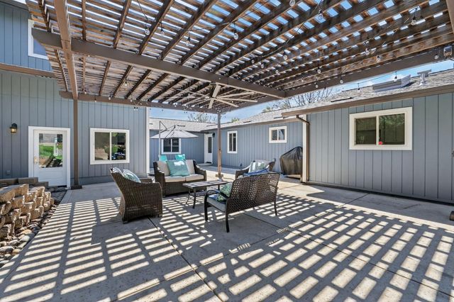 2609 Hastings Dr, Rescue, CA 95672