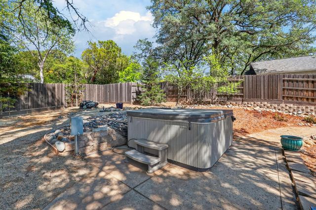 2609 Hastings Dr, Rescue, CA 95672