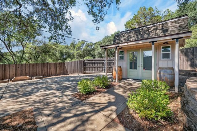 2609 Hastings Dr, Rescue, CA 95672