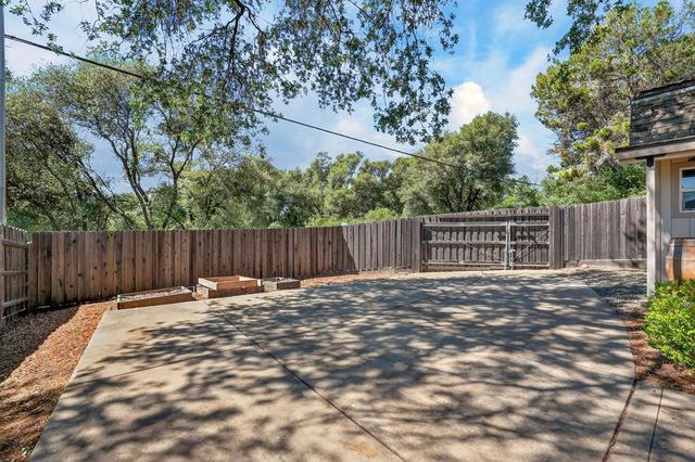 2609 Hastings Dr, Rescue, CA 95672