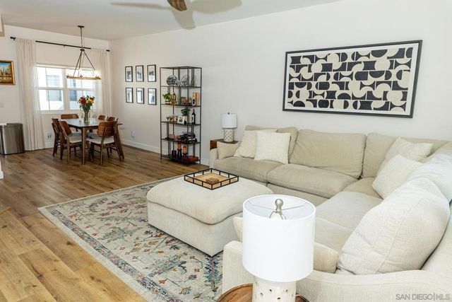 10060 Scripps Vista Way 33, San Diego, CA 92131