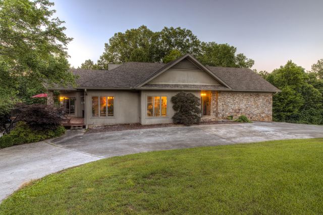 401 Pine Bluff Drive, Chattanooga, TN 37412