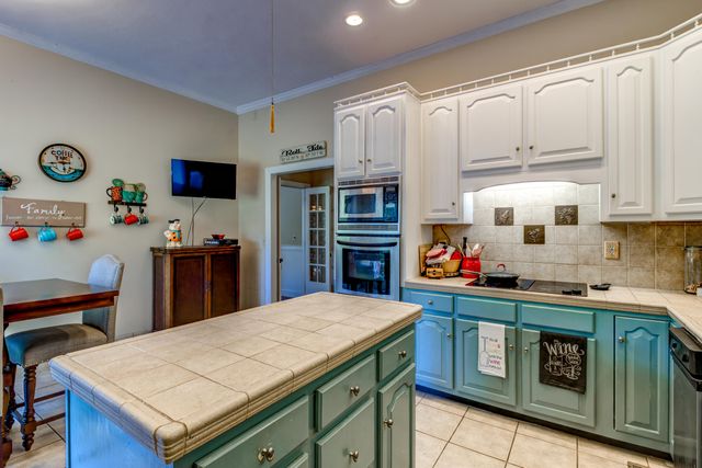 401 Pine Bluff Drive, Chattanooga, TN 37412