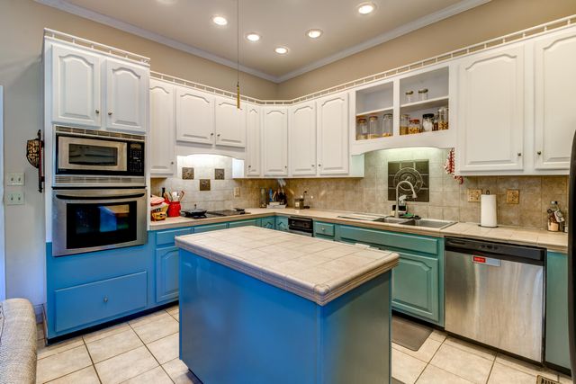 401 Pine Bluff Drive, Chattanooga, TN 37412
