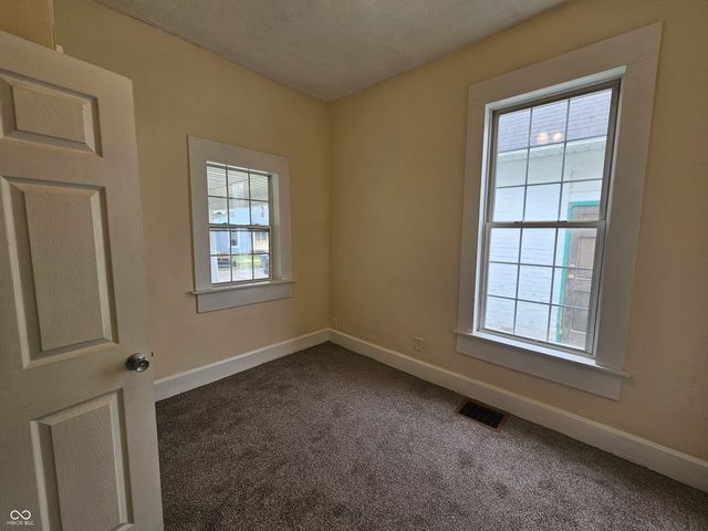 610 E 5th Street, Anderson, IN 46012
